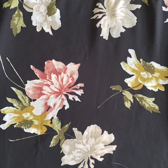 Suzy Shier black background floral fall blouse long sleeves bow tie front - Picture 5 of 10